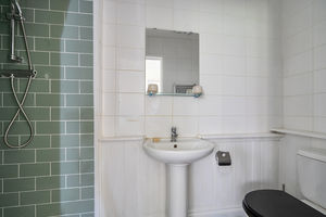 Photo 8- click for photo gallery